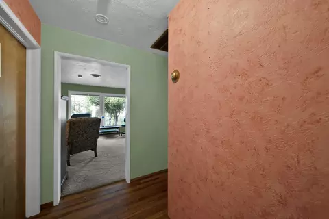 2326 Gold St, Redding, CA 96001 photo 5
