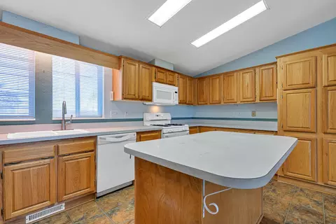 Kitchen - 43497 State Highway 299e, Fall River Mills, CA 96028 photo 3 of 5