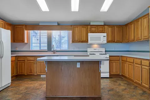 Kitchen - 43497 State Highway 299e, Fall River Mills, CA 96028 photo 1 of 5