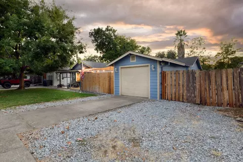 Exterior - 2124 Garden Ave, Redding, CA 96001 photo 1 of 4