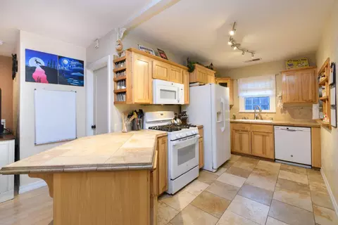 Kitchen - 2124 Garden Ave, Redding, CA 96001 photo 1 of 2