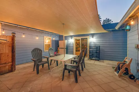 Exterior - 2124 Garden Ave, Redding, CA 96001 photo 2 of 4