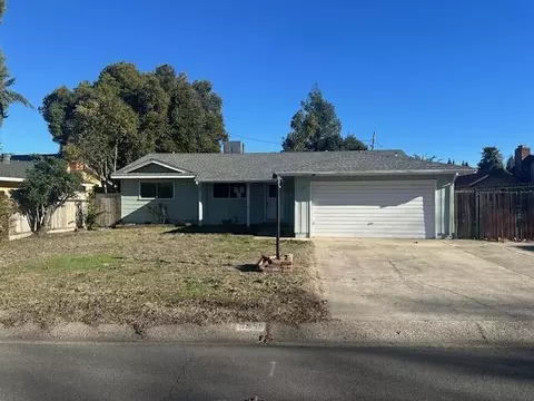 6555 Leonard Dr, Redding, CA 96001
