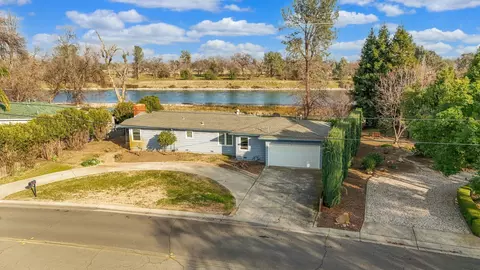 6941 Riverside Dr, Redding, CA 96001