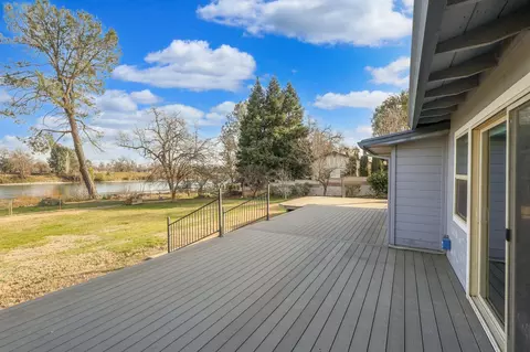 Exterior - 6941 Riverside Dr, Redding, CA 96001 photo 3 of 6