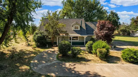 6740 Churn Crk Rd, Redding, CA 96002 photo 2