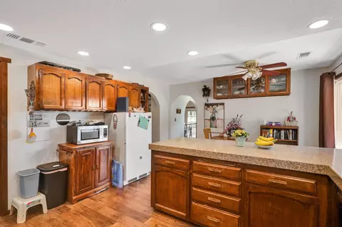 Kitchen - 7545 Fiesta Way, Redding, CA 96002 photo 3 of 5