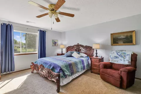Bedroom - 7545 Fiesta Way, Redding, CA 96002 photo 2 of 9