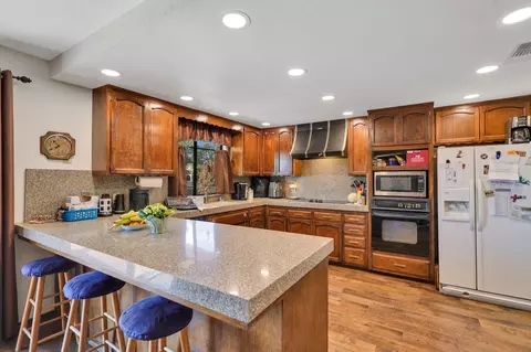 Kitchen - 7545 Fiesta Way, Redding, CA 96002 photo 4 of 5