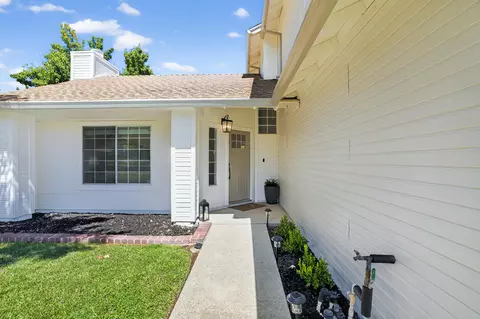538 Alamine Dr, Redding, CA 96003 photo 4