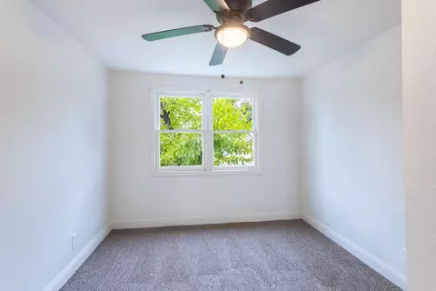 Bedroom - 10251027 Parkview Ave, Redding, CA 96001 photo 8 of 12