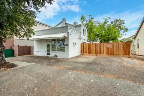 Exterior - 10251027 Parkview Ave, Redding, CA 96001 photo 8 of 11