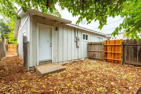 Exterior - 10251027 Parkview Ave, Redding, CA 96001 photo 11 of 11