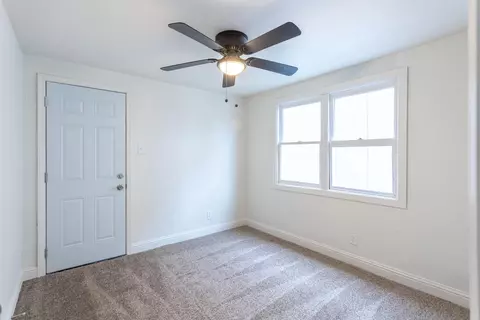 Bedroom - 10251027 Parkview Ave, Redding, CA 96001 photo 4 of 12