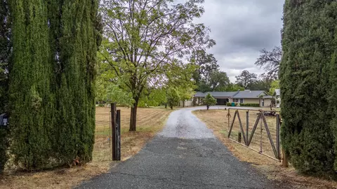 11341 Old Oregon Trl, Redding, CA 96003 photo 42