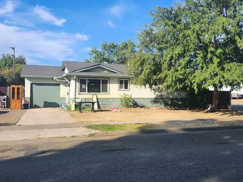 3426 Willow Ln, Anderson, CA 96007