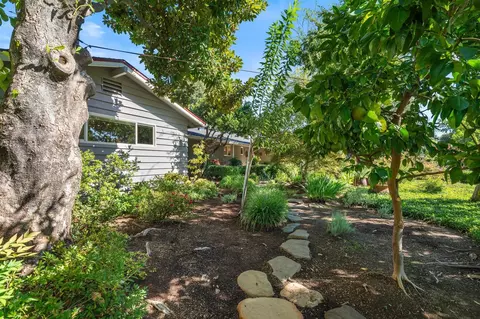 925 Hallmark Dr, Redding, CA 96001 photo 25