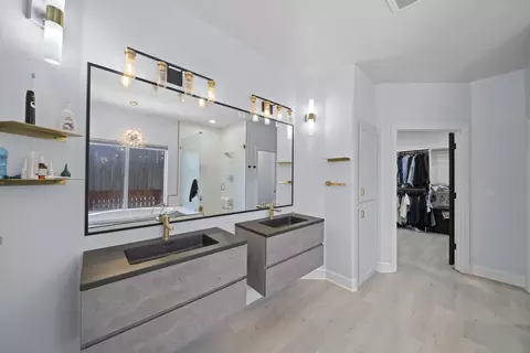 Bath - 2120 Tradition Way, Redding, CA 96001 photo 1 of 7