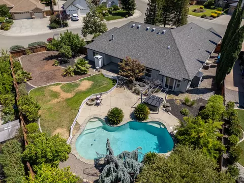 View/Area - 2120 Tradition Way, Redding, CA 96001 photo 3 of 4