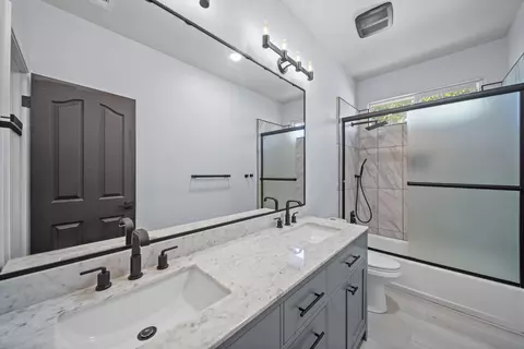 Bath - 2120 Tradition Way, Redding, CA 96001 photo 5 of 7
