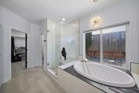 Bath - 2120 Tradition Way, Redding, CA 96001 photo 4 of 7