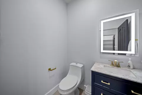 Bath - 2120 Tradition Way, Redding, CA 96001 photo 7 of 7
