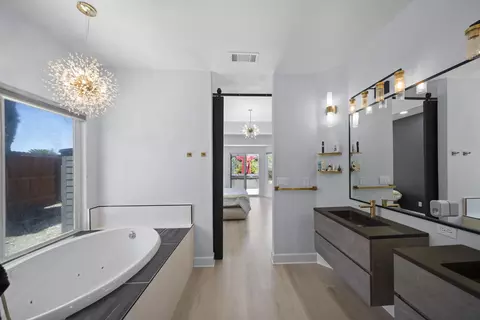 Bath - 2120 Tradition Way, Redding, CA 96001 photo 3 of 7