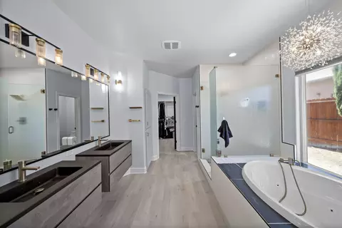 Bath - 2120 Tradition Way, Redding, CA 96001 photo 2 of 7