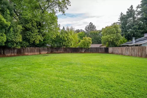 1818 Del Mar Ave, Redding, CA 96003 photo 21