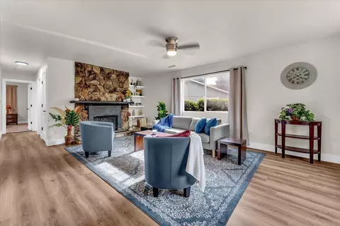 1818 Del Mar Ave, Redding, CA 96003