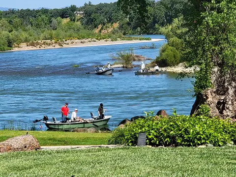 21672 Arden Way, Anderson, CA 96007