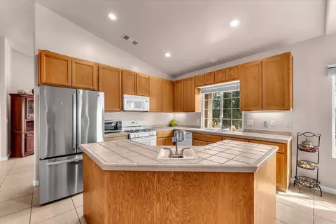 Kitchen - 19600 Sunshine Dr, Red Bluff, CA 96080 photo 1 of 1