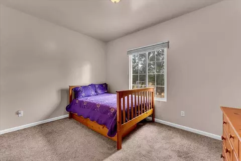 Bedroom - 19600 Sunshine Dr, Red Bluff, CA 96080 photo 3 of 7