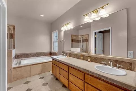 Bath - 19600 Sunshine Dr, Red Bluff, CA 96080 photo 1 of 2