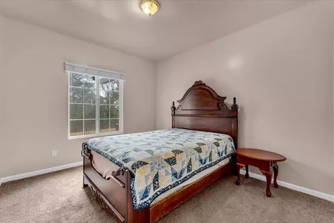 Bedroom - 19600 Sunshine Dr, Red Bluff, CA 96080 photo 5 of 7