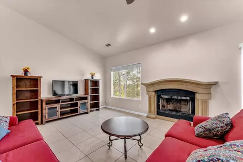 Living - 19600 Sunshine Dr, Red Bluff, CA 96080 photo 2 of 3