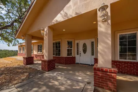 Exterior - 19600 Sunshine Dr, Red Bluff, CA 96080 photo 2 of 8