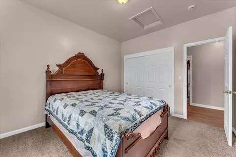 Bedroom - 19600 Sunshine Dr, Red Bluff, CA 96080 photo 6 of 7