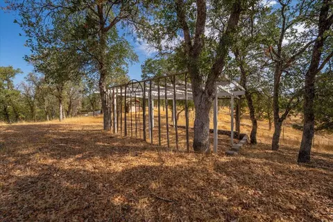 Exterior - 19600 Sunshine Dr, Red Bluff, CA 96080 photo 6 of 8