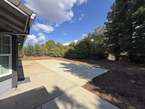 Exterior - 3591 Adams Ln, Redding, CA 96002 photo 3 of 4