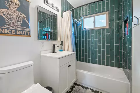Bath - 2041 Jupiter Ter, Redding, CA 96002 photo 1 of 2
