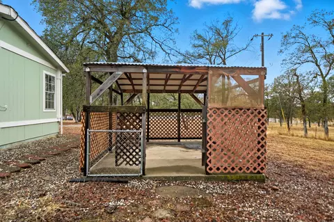 Exterior - 11577 Palo Duro Rd, Redding, CA 96003 photo 12 of 21