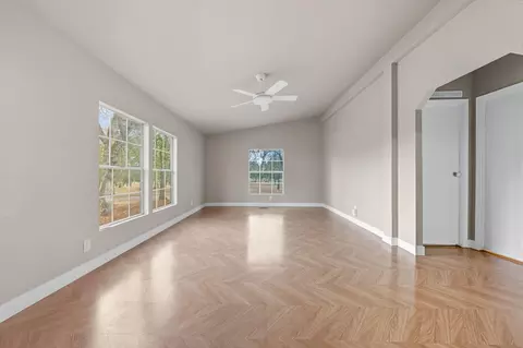 Living - 11577 Palo Duro Rd, Redding, CA 96003 photo 6 of 7