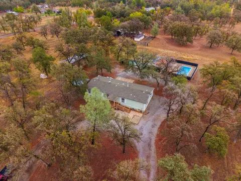 View/Area - 11577 Palo Duro Rd, Redding, CA 96003 photo 2 of 18