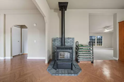 Living - 11577 Palo Duro Rd, Redding, CA 96003 photo 5 of 7