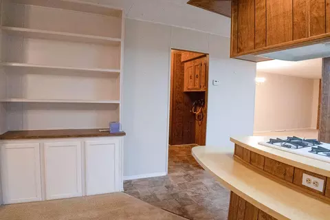 470 Brushwood Dr, Redding, CA 96003 photo 3