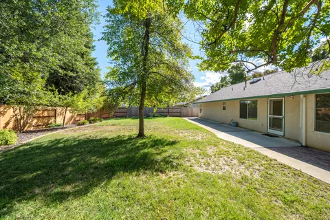 Exterior - 4453 Rose Terrace Dr, Redding, CA 96001 photo 14 of 21