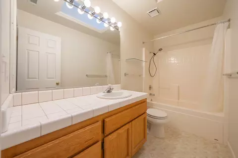 Bath - 4453 Rose Terrace Dr, Redding, CA 96001 photo 1 of 2