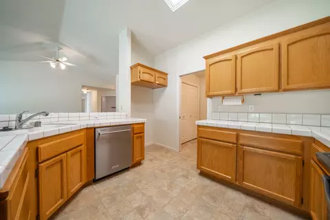 Kitchen - 4453 Rose Terrace Dr, Redding, CA 96001 photo 2 of 5