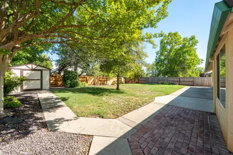 Exterior - 4453 Rose Terrace Dr, Redding, CA 96001 photo 9 of 21